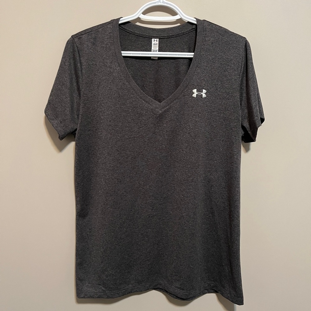 Under Armour Gray V-Neck T-Shirt, Size L